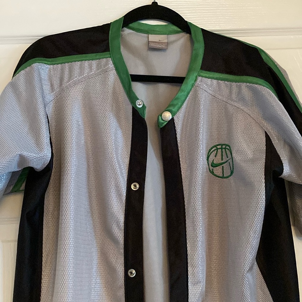 Vintage Nike Basketball Shooting Shirt (XL Boys)